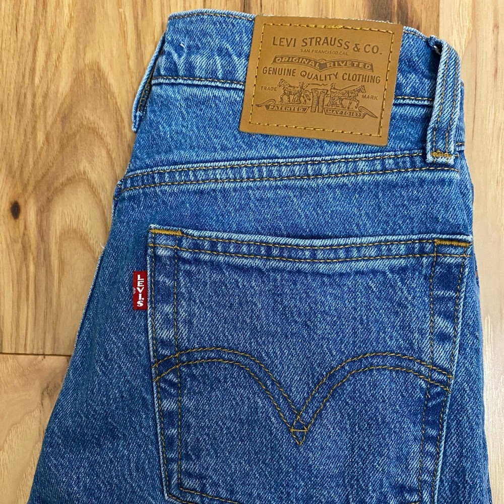 Levi’s Wedgie Jeans
